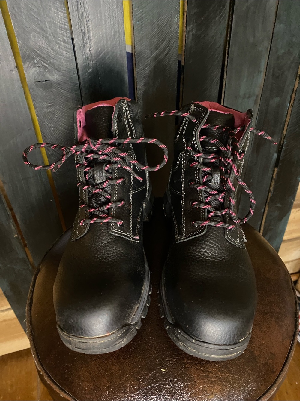 Wolverine Peak Women’s Black steel toe Work Boots Pink Accents 8.5 ASTM F2413-11